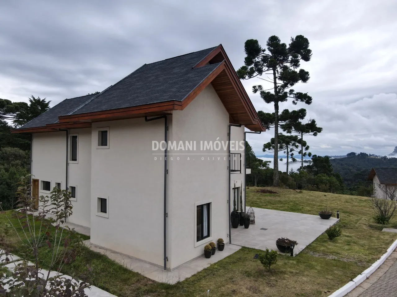 Casa à venda de 1.940 m² em Campos do Jordão, SP, Brasil