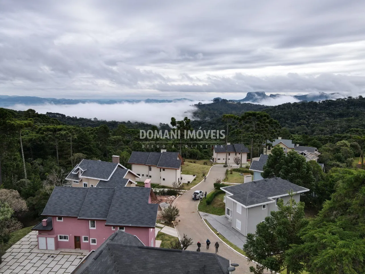 Casa à venda de 1.940 m² em Campos do Jordão, SP, Brasil