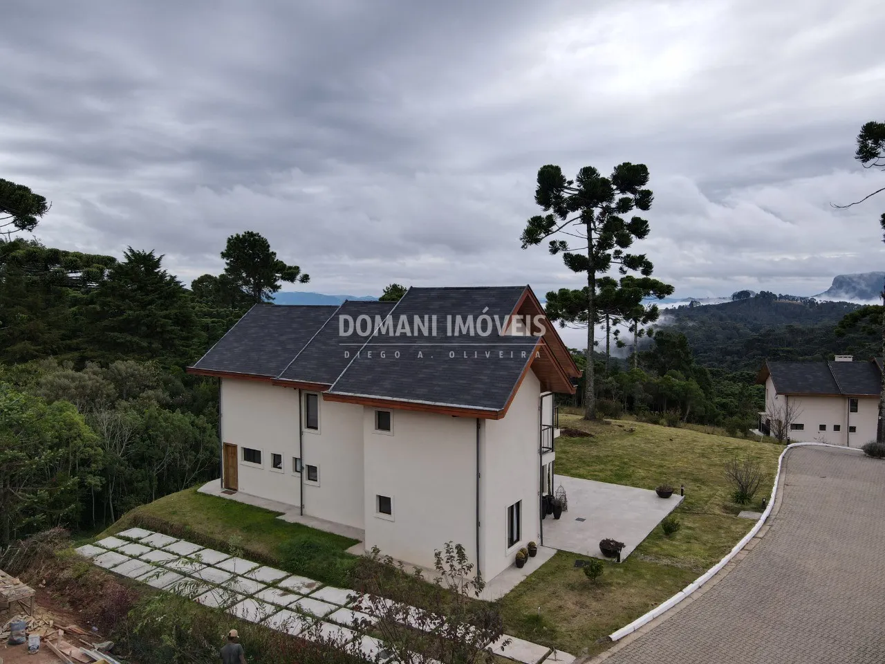 Casa à venda de 1.940 m² em Campos do Jordão, SP, Brasil