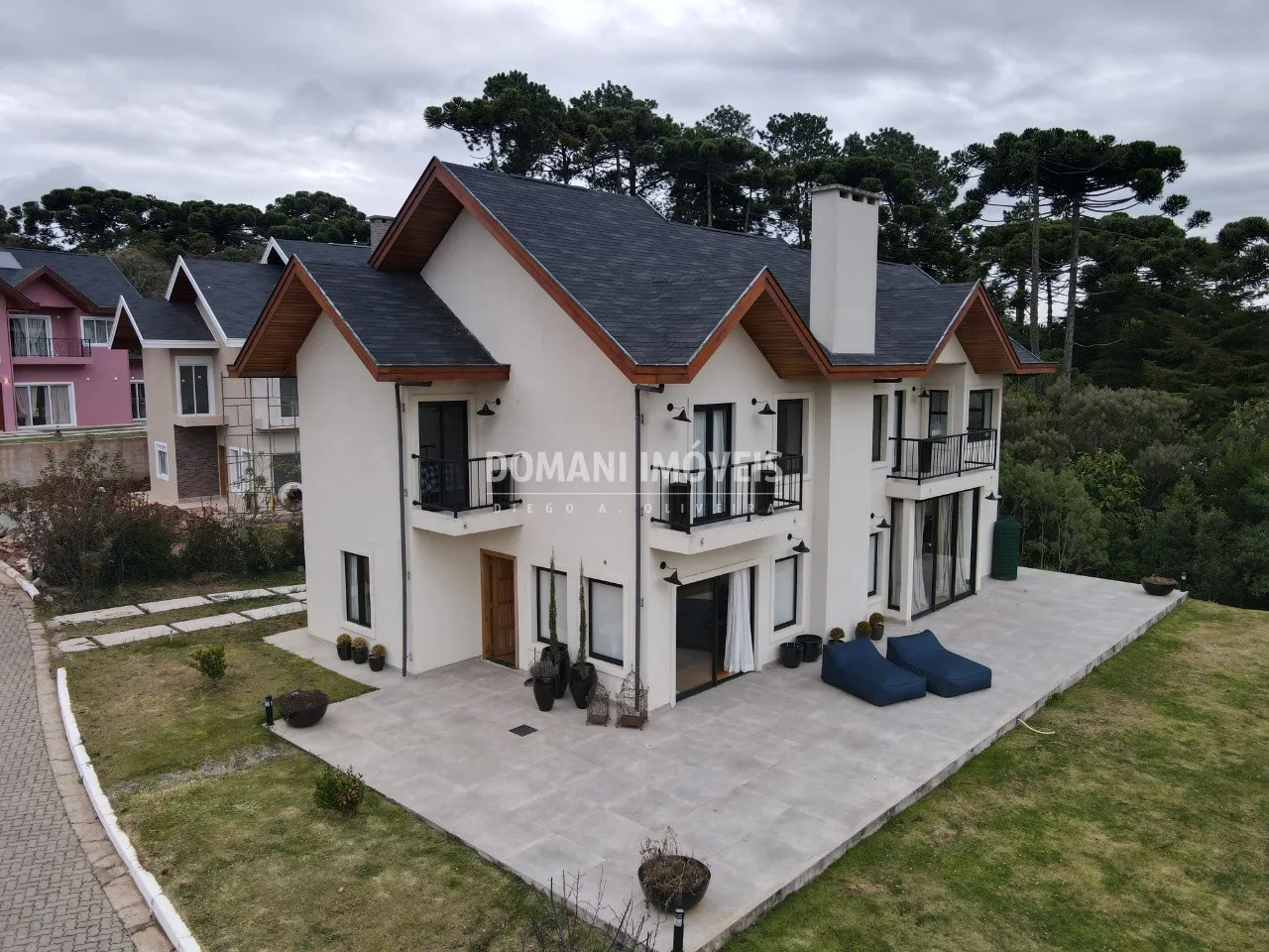 Casa à venda de 1.940 m² em Campos do Jordão, SP, Brasil