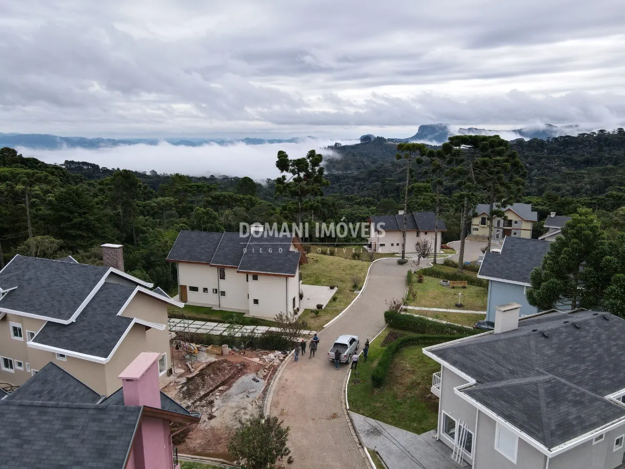 Casa à venda de 1.940 m² em Campos do Jordão, SP, Brasil