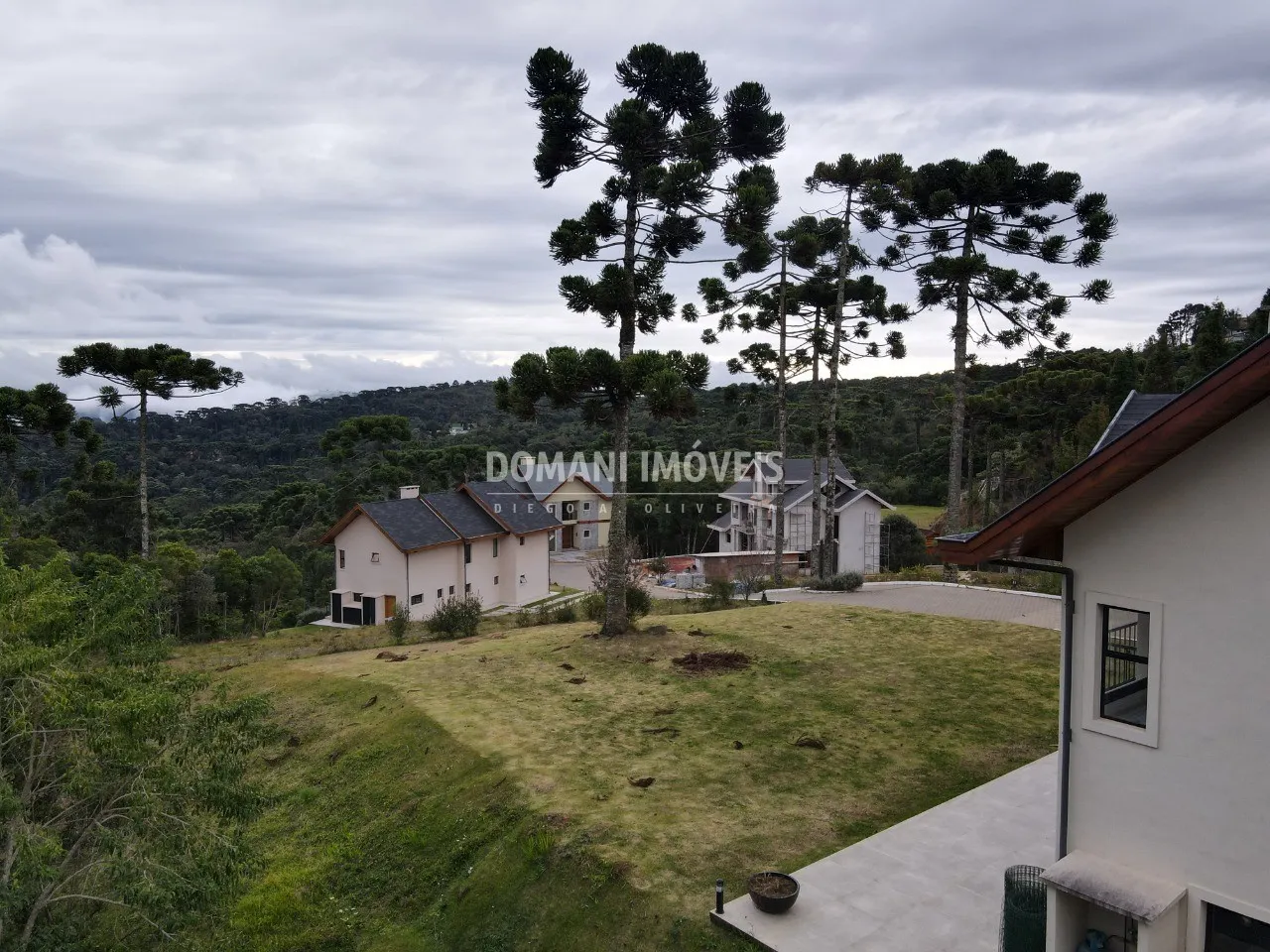 Casa à venda de 1.940 m² em Campos do Jordão, SP, Brasil
