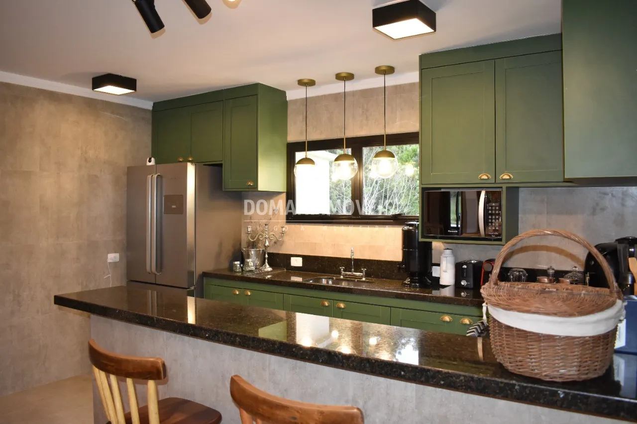 Casa à venda de 1.940 m² em Campos do Jordão, SP, Brasil