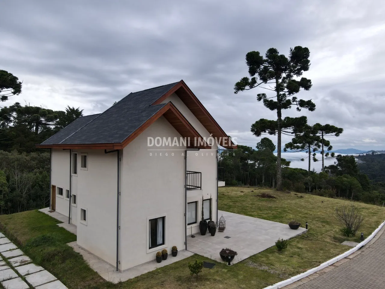 Casa à venda de 1.940 m² em Campos do Jordão, SP, Brasil