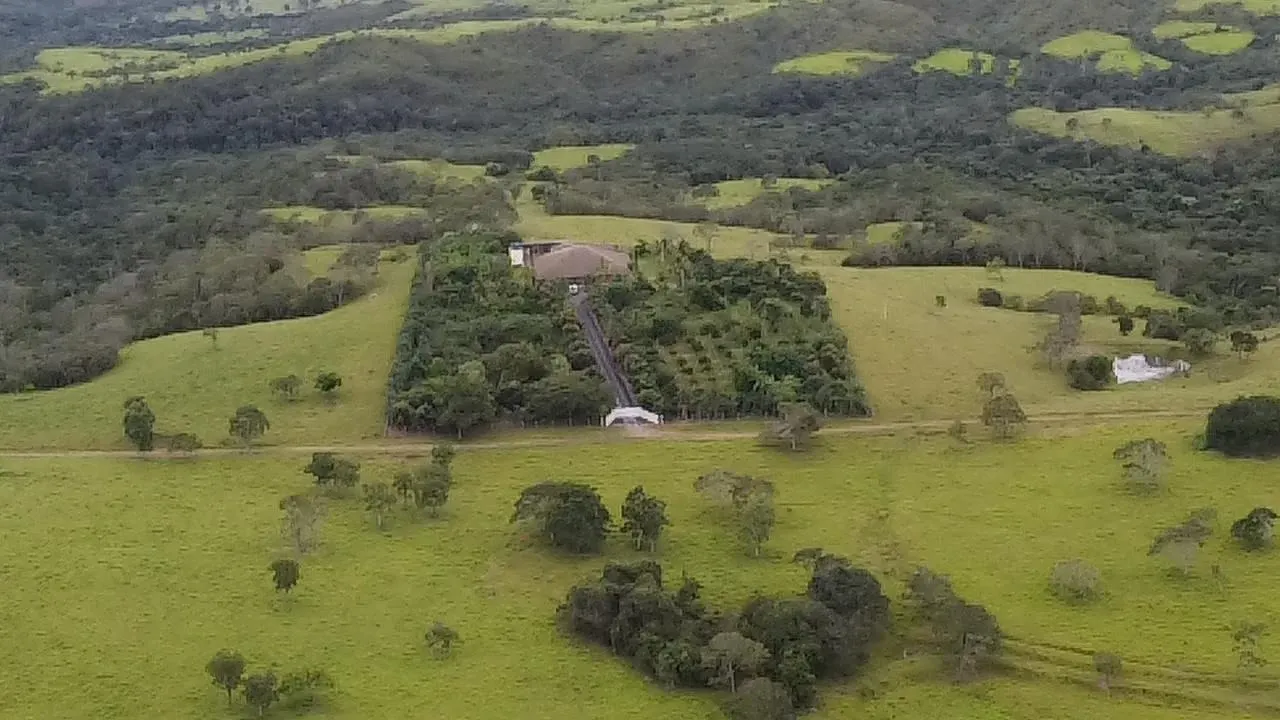 Fazenda à venda de 1.702 ha em Luziânia, GO, Brasil