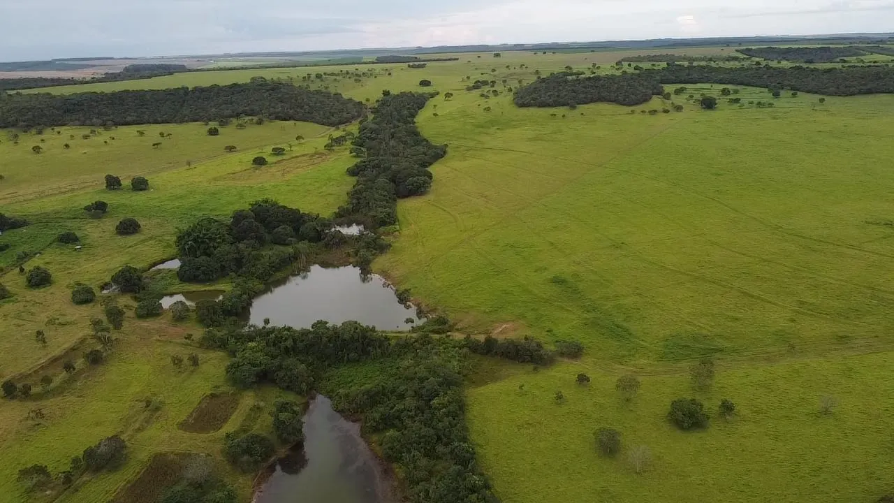 Fazenda à venda de 1.702 ha em Luziânia, GO, Brasil