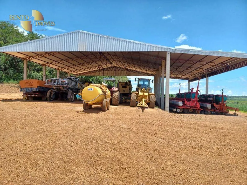 Fazenda à venda de 2.208 ha em Canarana, MT, Brasil