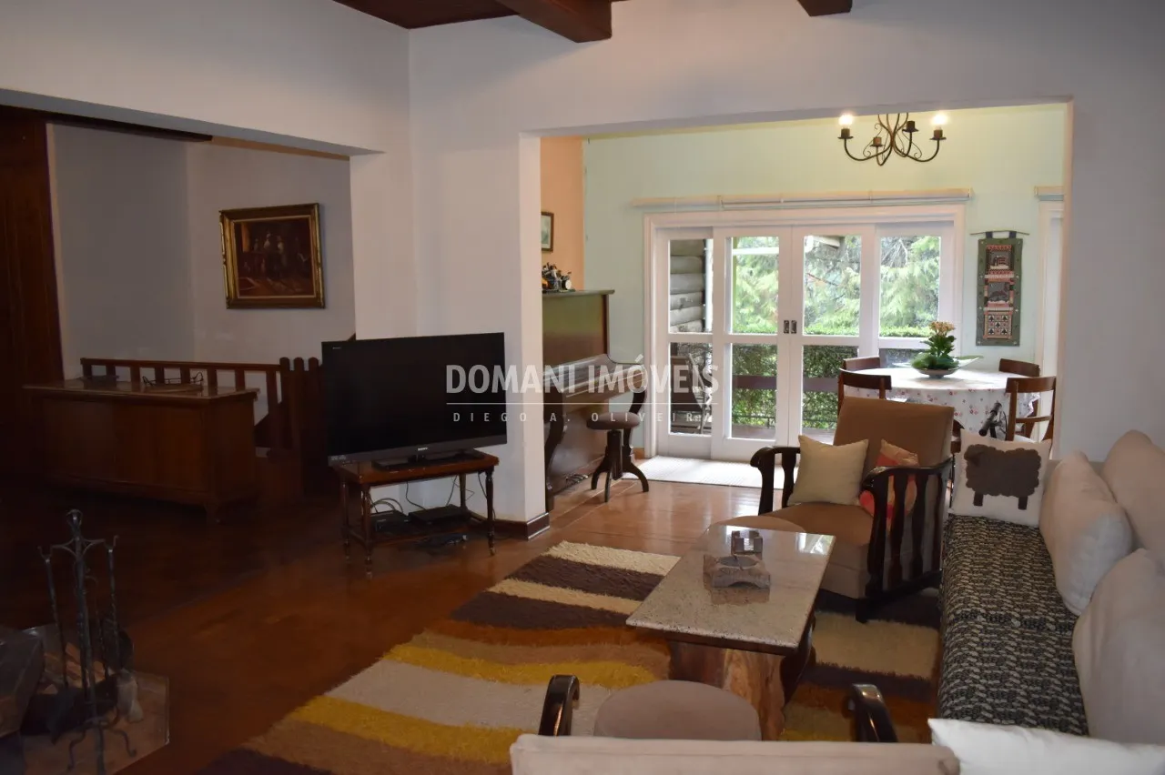 Casa à venda de 2.220 m² em Campos do Jordão, SP, Brasil