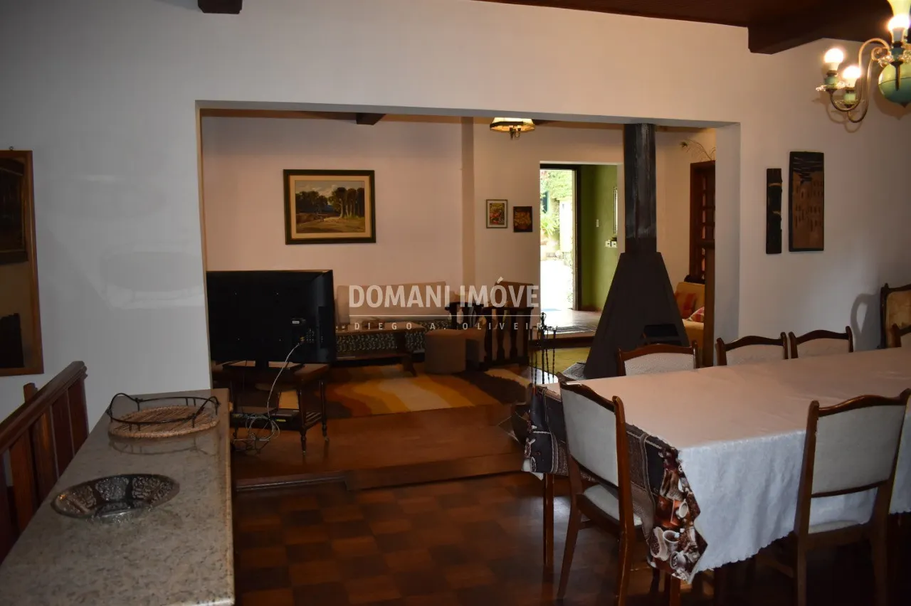 Casa à venda de 2.220 m² em Campos do Jordão, SP, Brasil