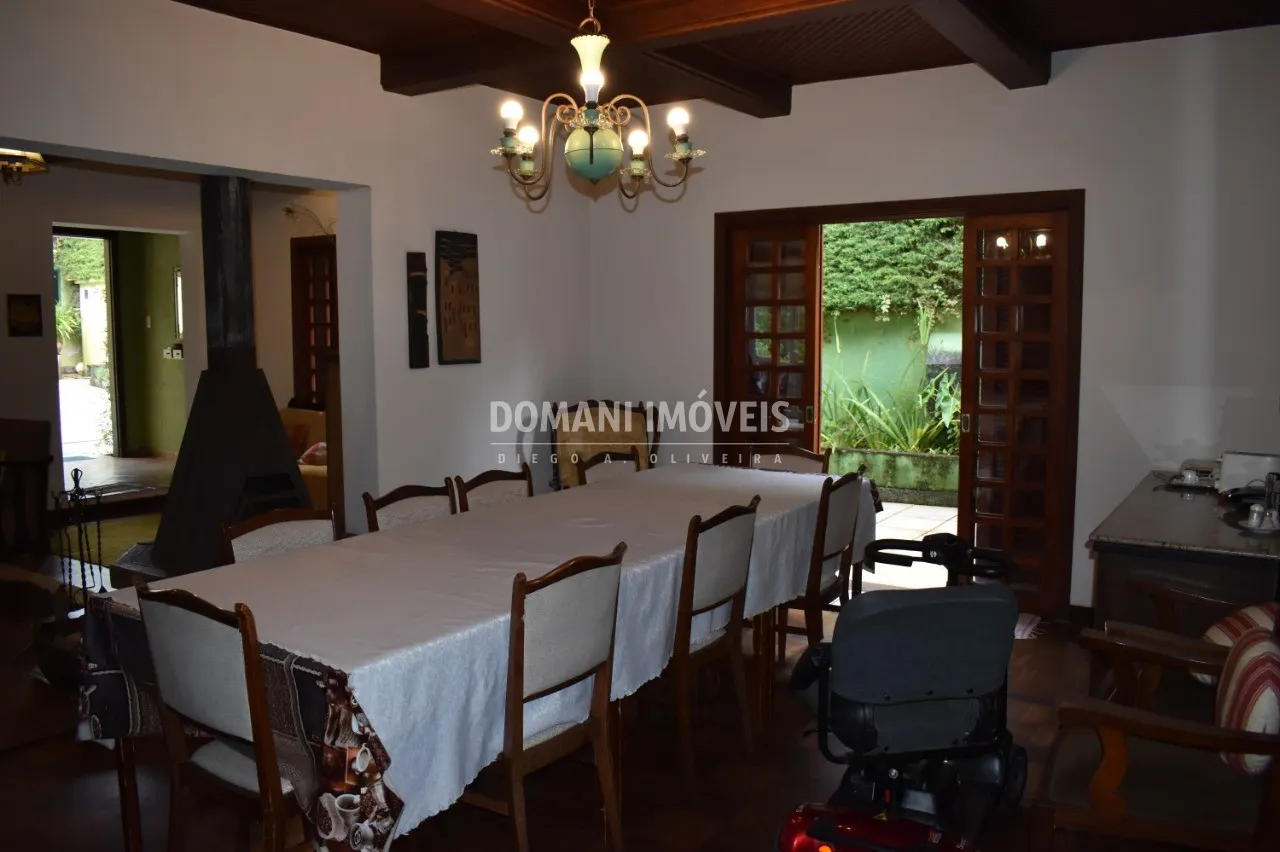 Casa à venda de 2.220 m² em Campos do Jordão, SP, Brasil