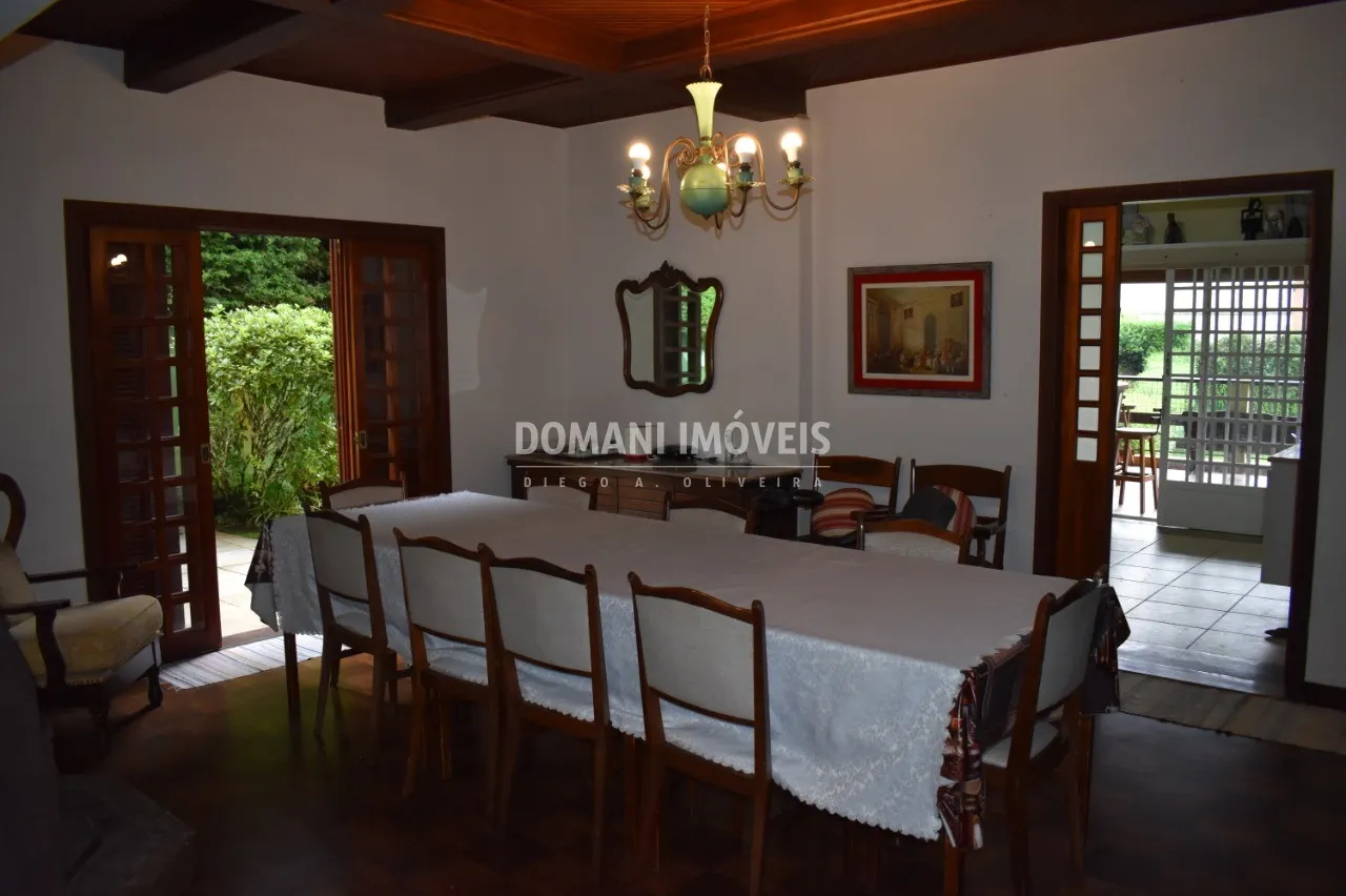 Casa à venda de 2.220 m² em Campos do Jordão, SP, Brasil