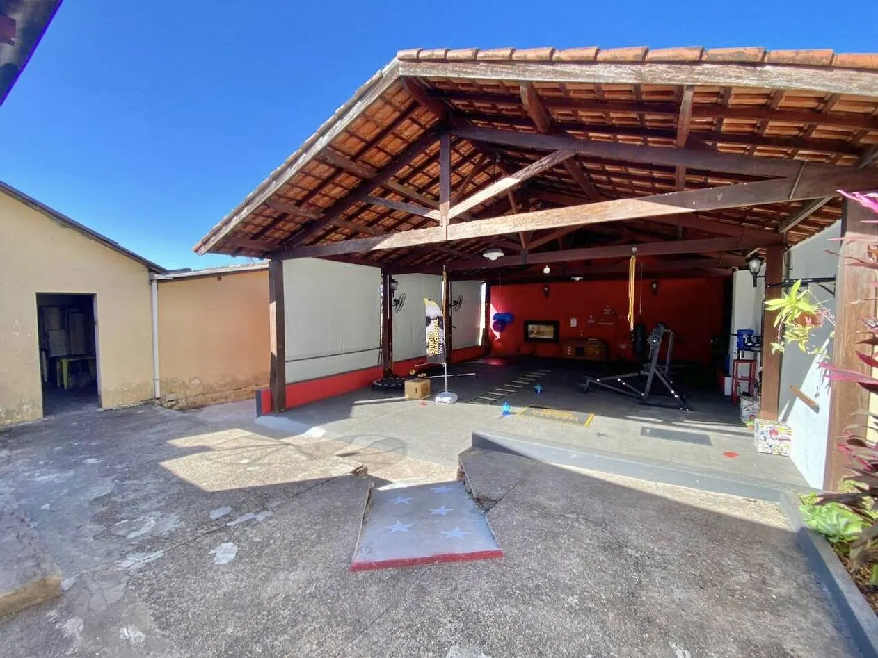 Comercial à venda de 756 m² em Piraju, SP, Brasil