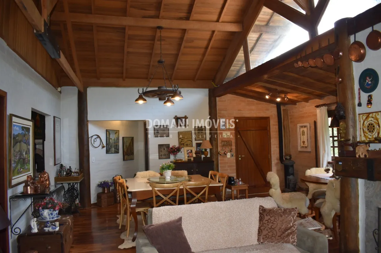 Casa à venda de 1.010 m² em Campos do Jordão, SP, Brasil