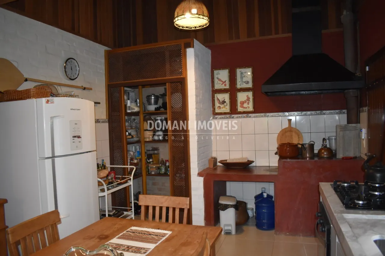 Casa à venda de 1.010 m² em Campos do Jordão, SP, Brasil