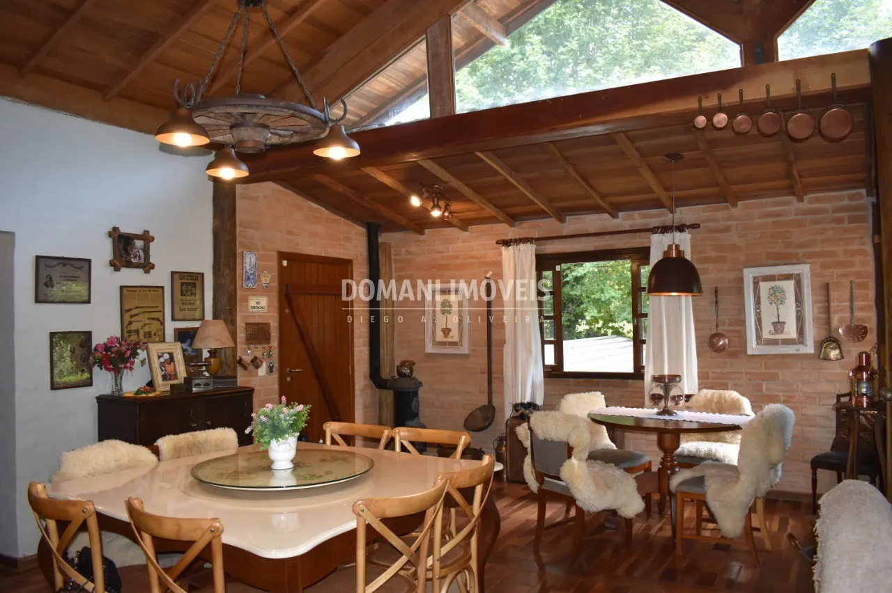 Casa à venda de 1.010 m² em Campos do Jordão, SP, Brasil