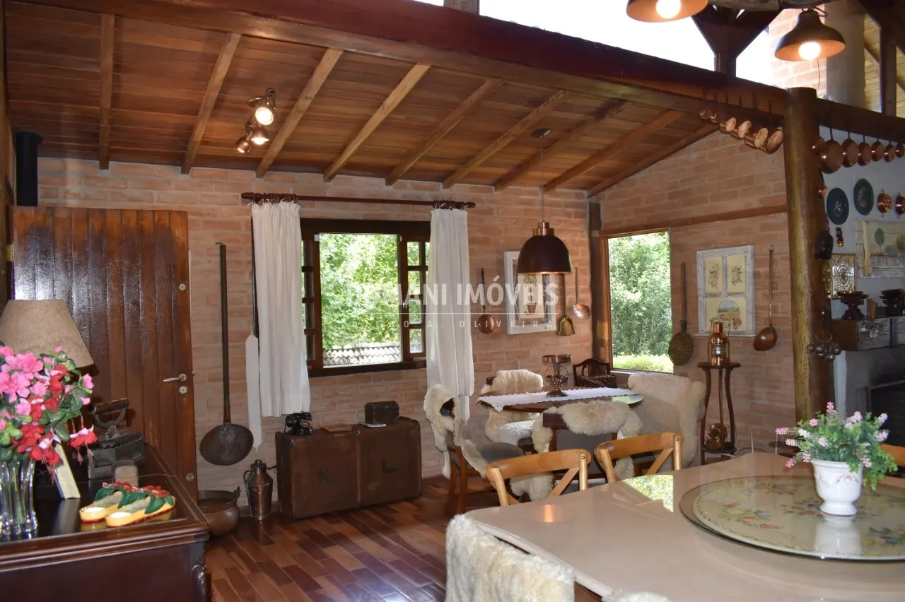 Casa à venda de 1.010 m² em Campos do Jordão, SP, Brasil