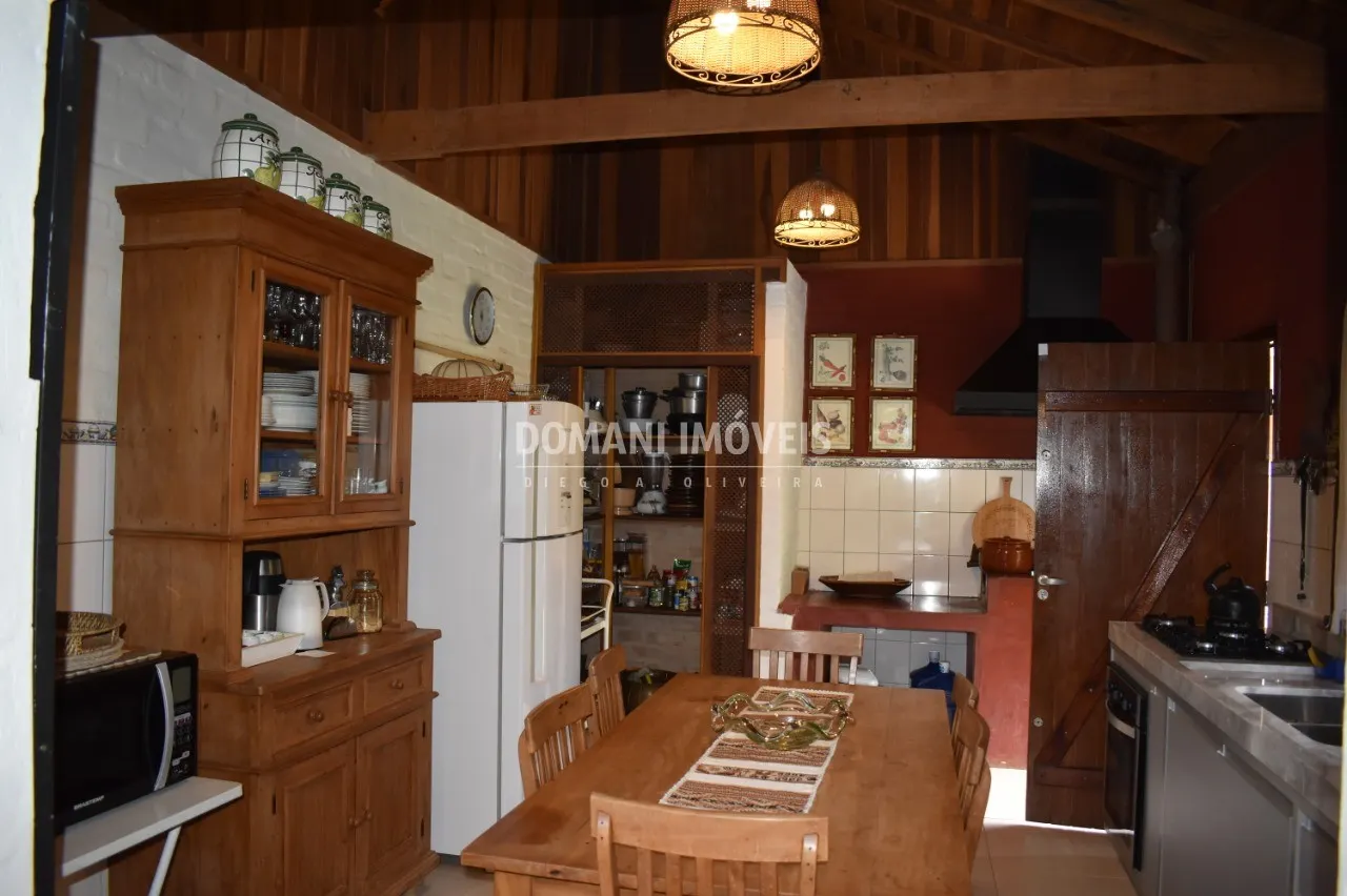 Casa à venda de 1.010 m² em Campos do Jordão, SP, Brasil