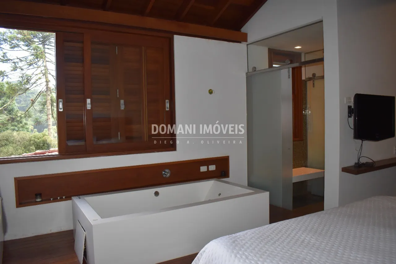 Casa à venda de 1.295 m² em Campos do Jordão, SP, Brasil