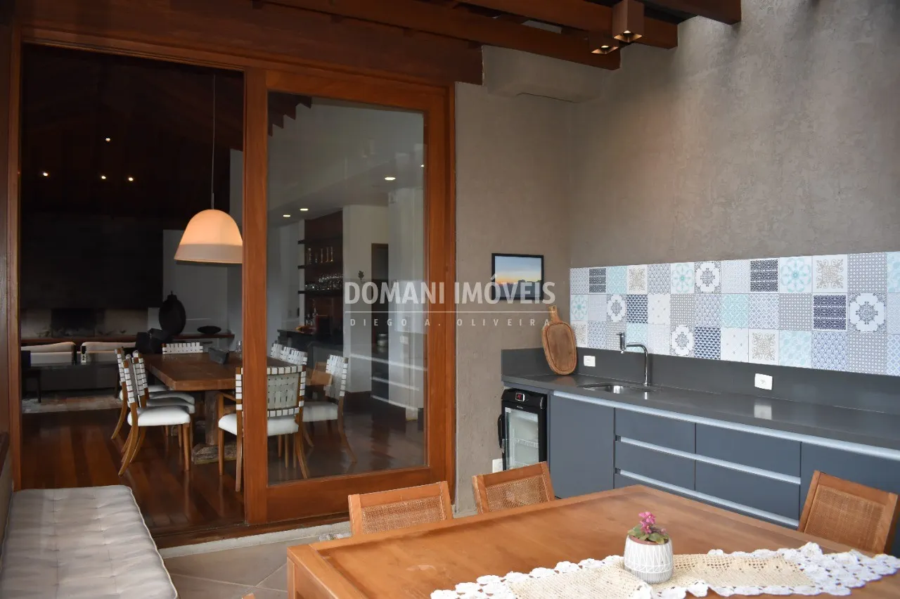 Casa à venda de 1.295 m² em Campos do Jordão, SP, Brasil