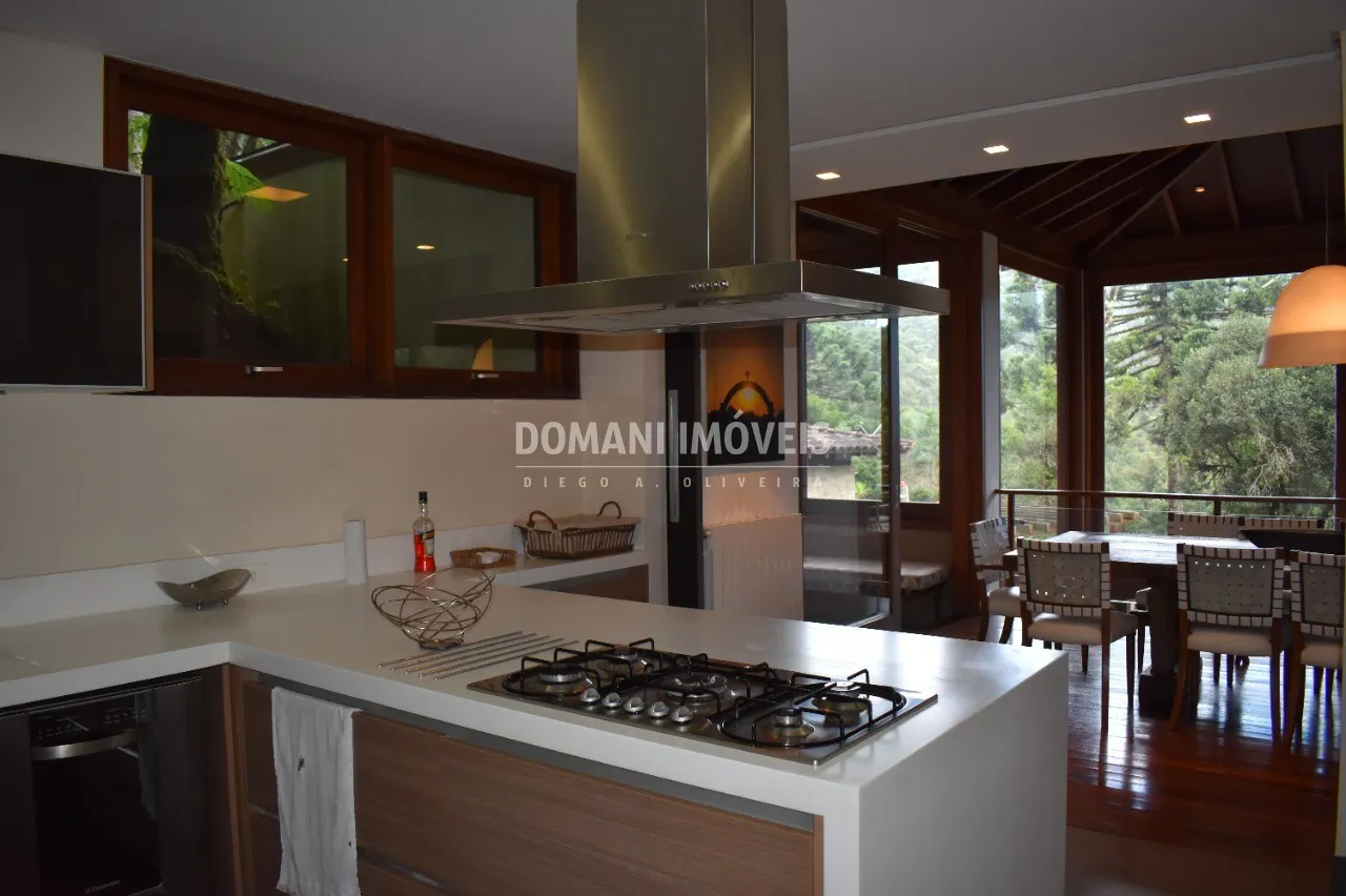 Casa à venda de 1.295 m² em Campos do Jordão, SP, Brasil