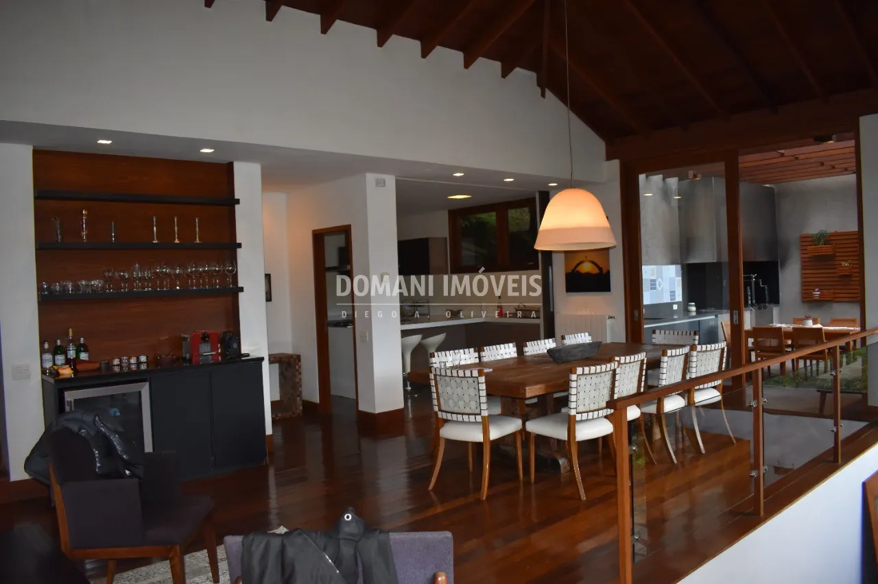 Casa à venda de 1.295 m² em Campos do Jordão, SP, Brasil