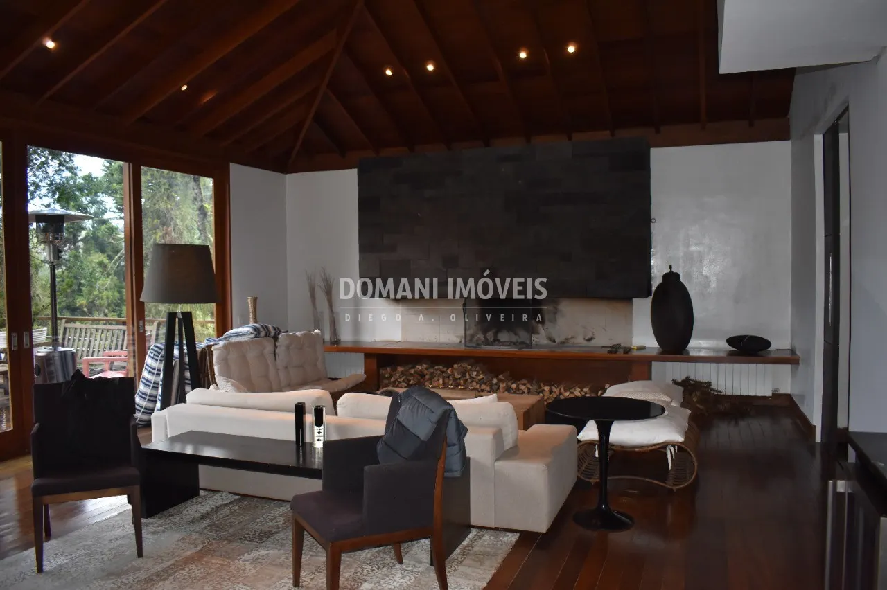 Casa à venda de 1.295 m² em Campos do Jordão, SP, Brasil