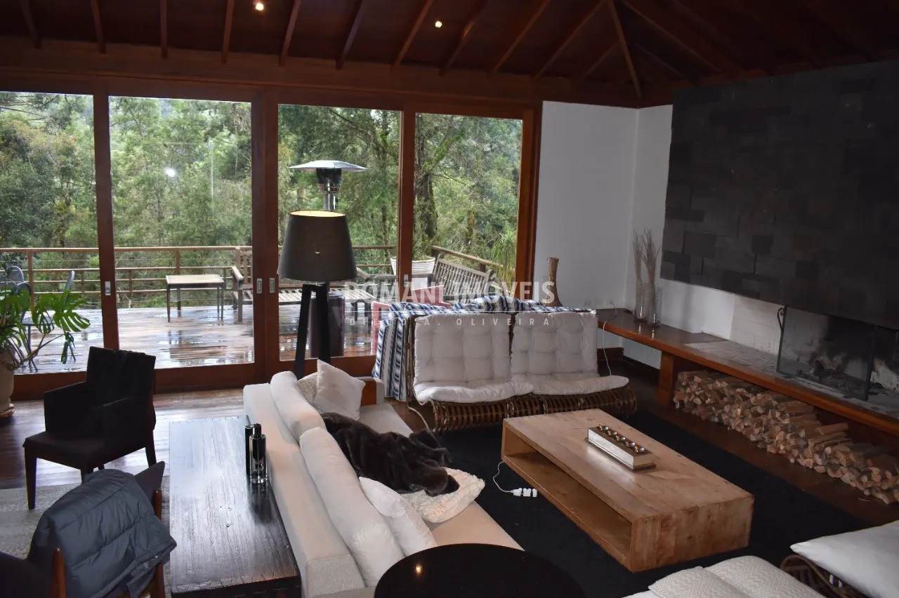 Casa à venda de 1.295 m² em Campos do Jordão, SP, Brasil