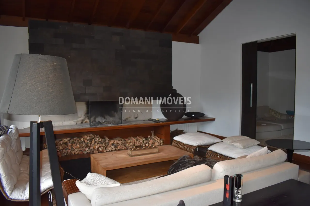 Casa à venda de 1.295 m² em Campos do Jordão, SP, Brasil