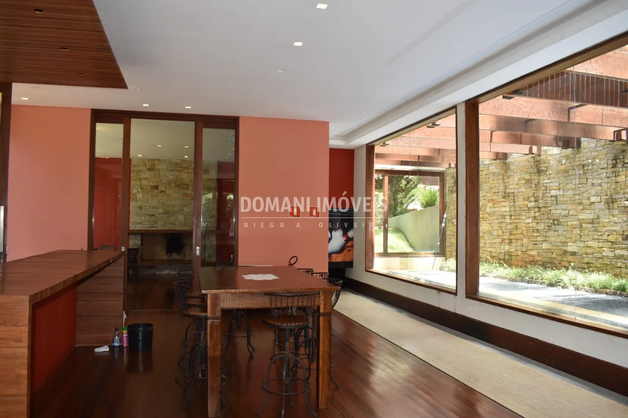 Casa à venda de 1.295 m² em Campos do Jordão, SP, Brasil