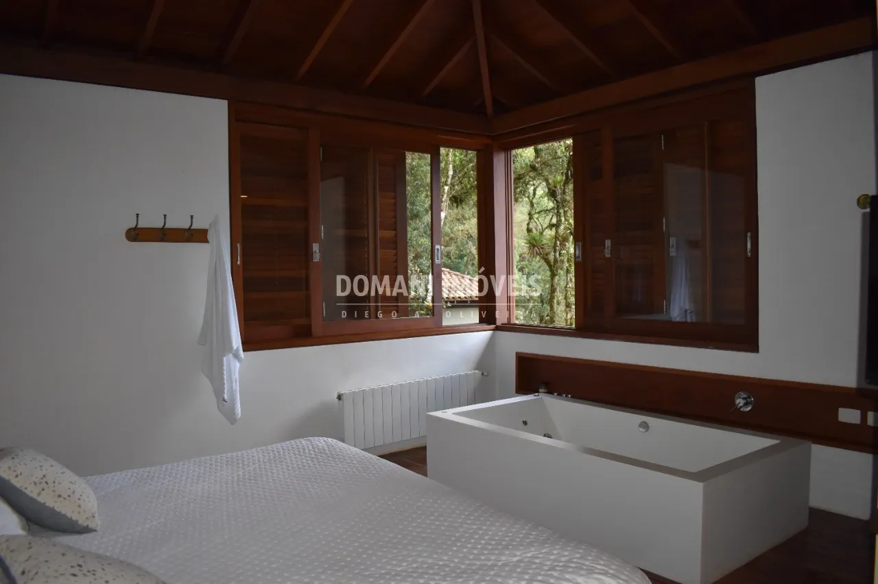 Casa à venda de 1.295 m² em Campos do Jordão, SP, Brasil