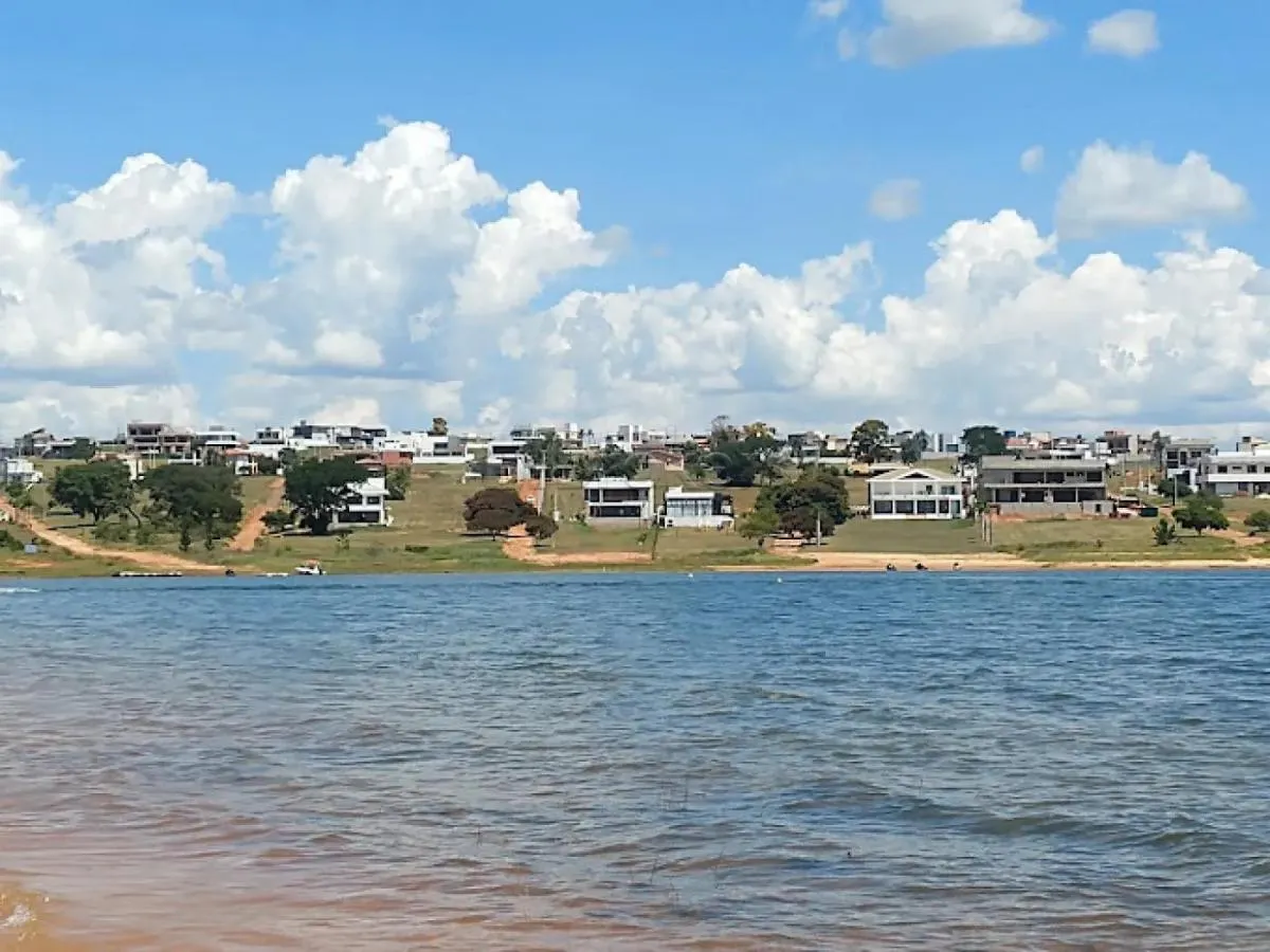 Chácara à venda de 447 m² em Paranapanema, SP, Brasil