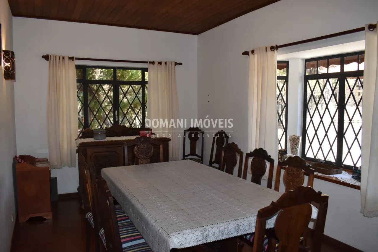 Casa à venda de 1.250 m² em Campos do Jordão, SP, Brasil