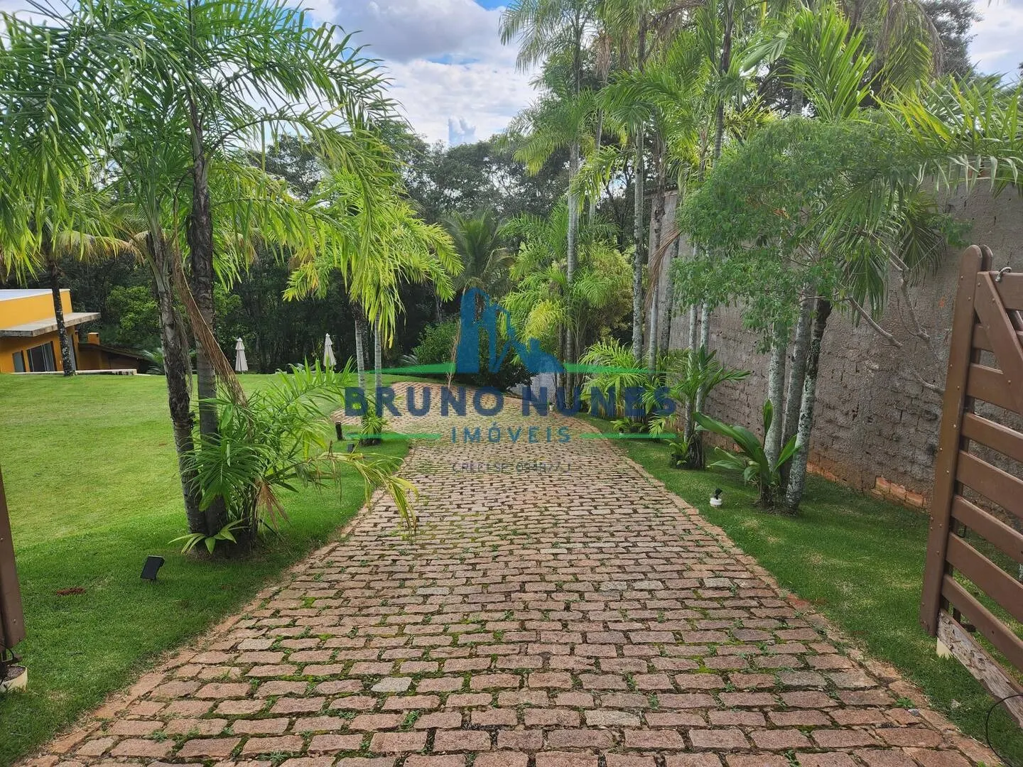 Chácara à venda de 3.600 m² em Artur Nogueira, SP, Brasil