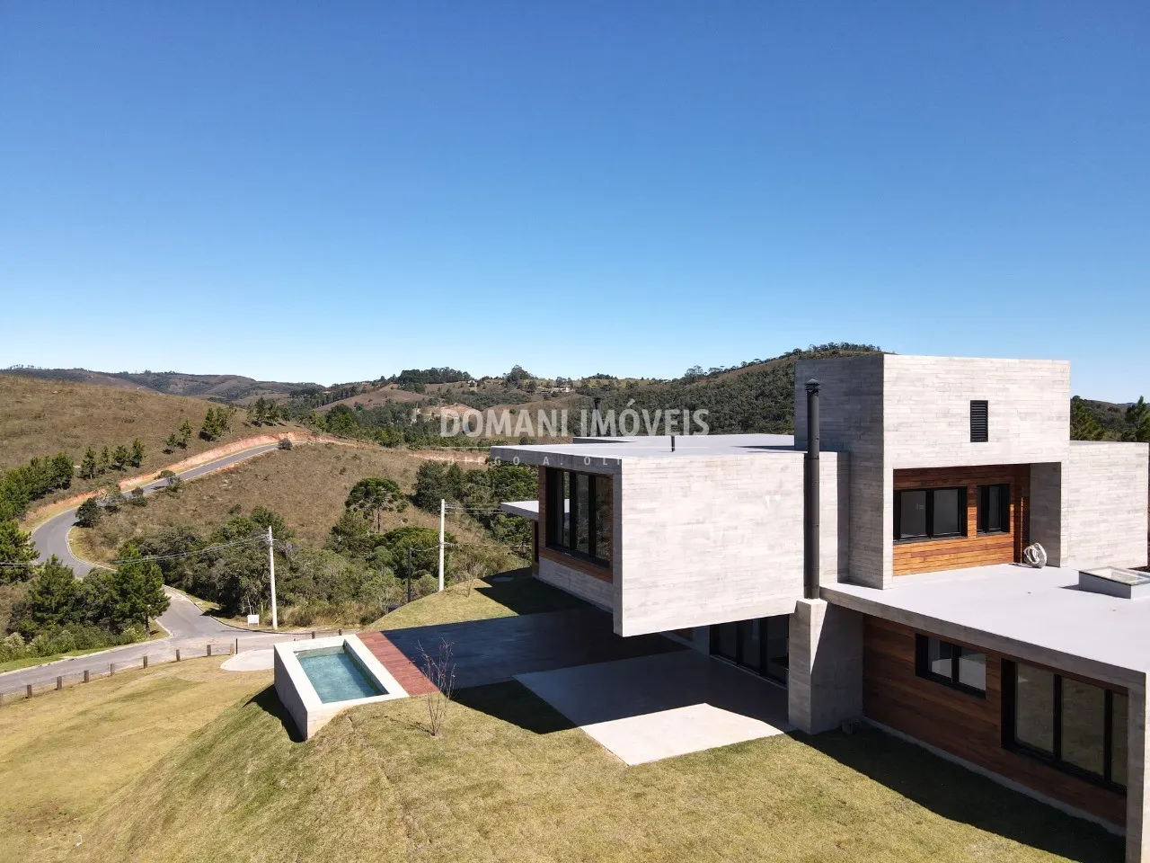Casa à venda de 2.990 m² em Campos do Jordão, SP, Brasil