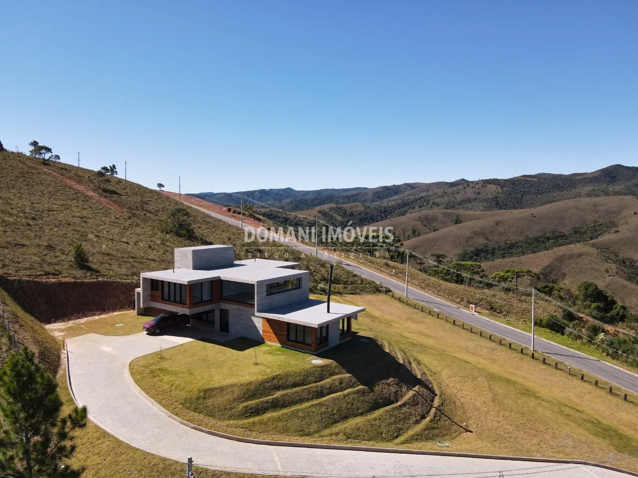 Casa à venda de 2.990 m² em Campos do Jordão, SP, Brasil