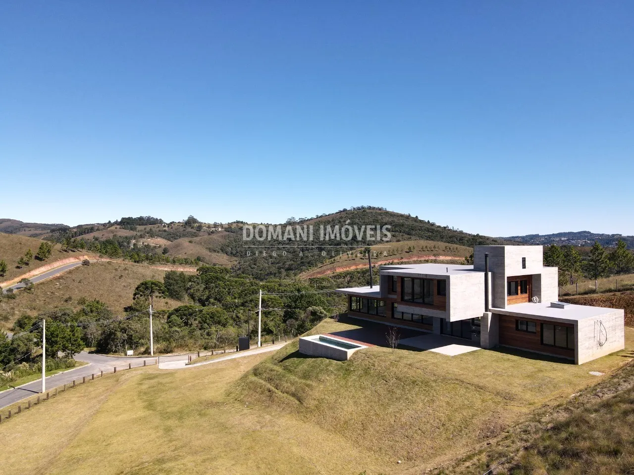 Casa à venda de 2.990 m² em Campos do Jordão, SP, Brasil