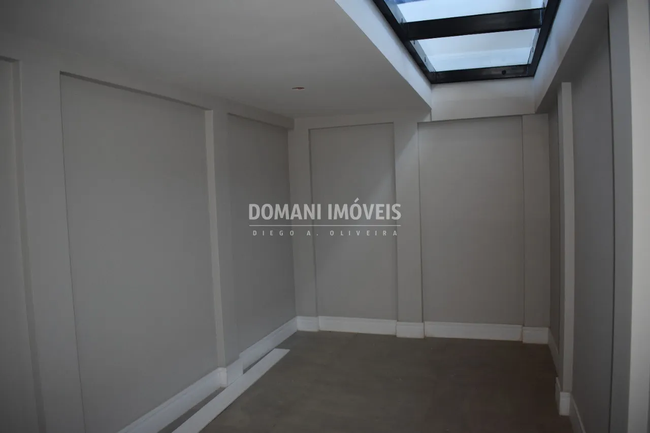 Casa à venda de 2.990 m² em Campos do Jordão, SP, Brasil
