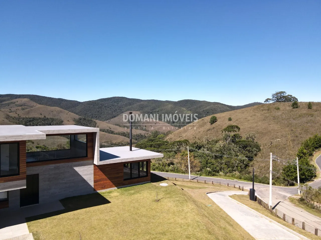 Casa à venda de 2.990 m² em Campos do Jordão, SP, Brasil