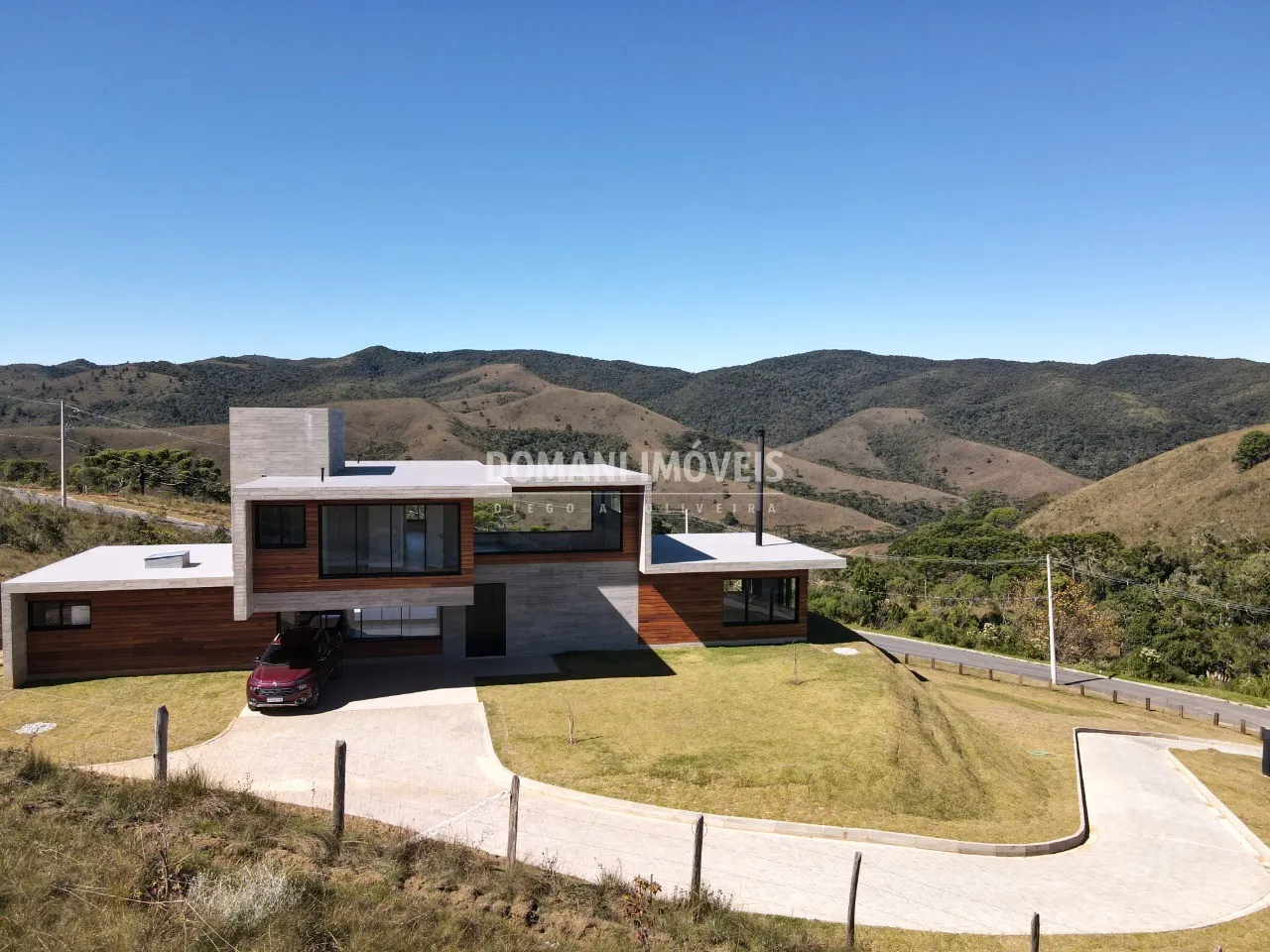 Casa à venda de 2.990 m² em Campos do Jordão, SP, Brasil