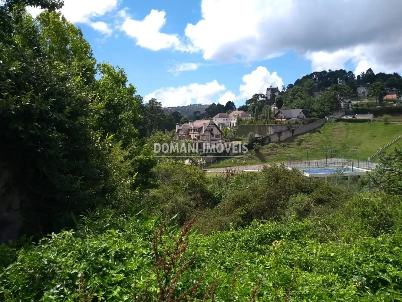 Terreno à venda de 1.120 m² em Campos do Jordão, SP, Brasil