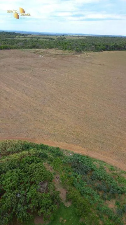Fazenda à venda e para Arrendar de 1.380 ha em Rosário Oeste, MT, Brasil