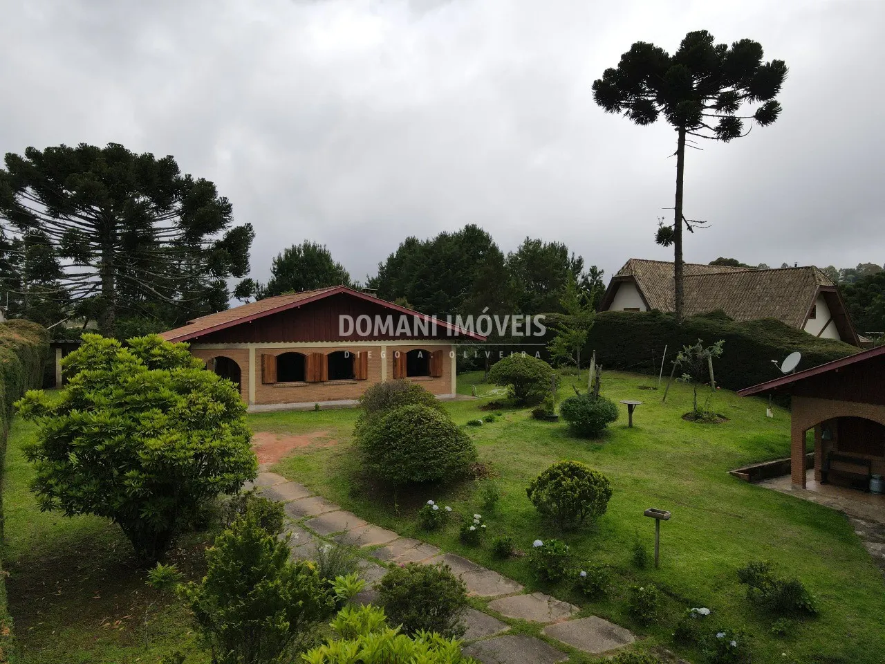 Casa à venda de 1.500 m² em Campos do Jordão, SP, Brasil