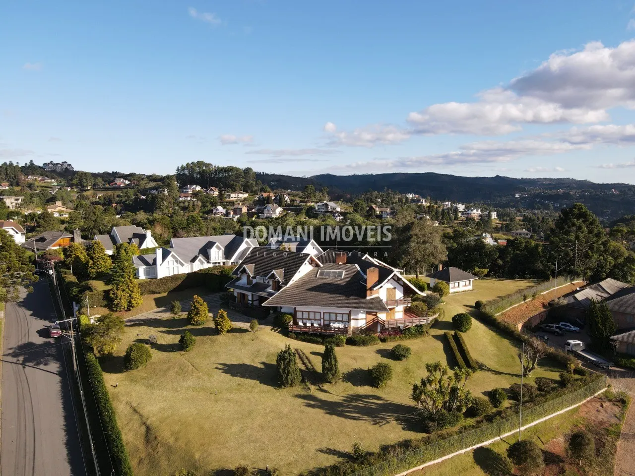 House for sale of 1 acres in Campos do Jordão, SP, Brazil