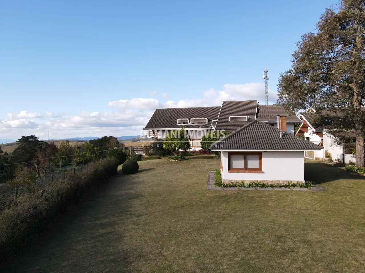 House for sale of 1 acres in Campos do Jordão, SP, Brazil