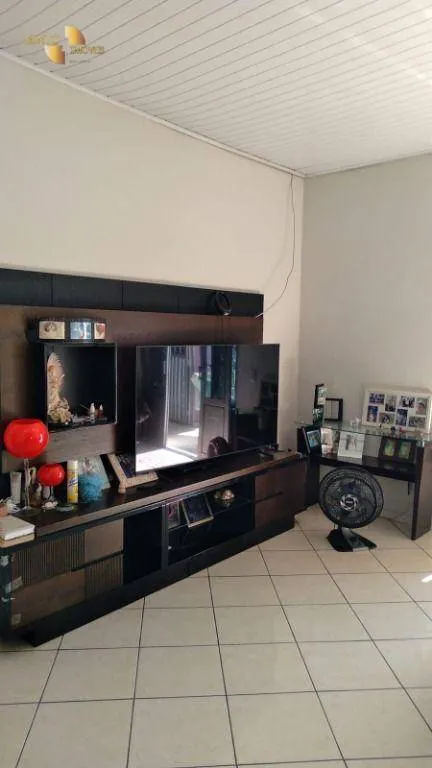 Casa à venda e para Alugar de 450 m² em Várzea Grande, MT, Brasil