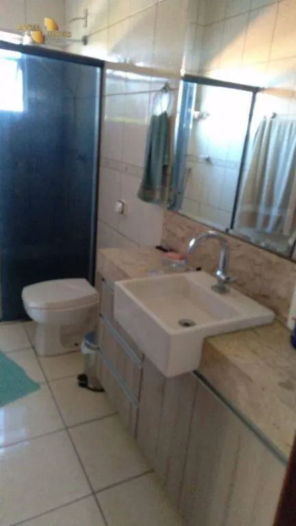 Casa à venda e para Alugar de 450 m² em Várzea Grande, MT, Brasil