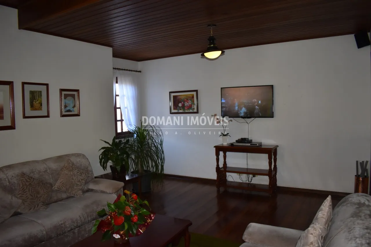 Comercial à venda de 2.560 m² em Campos do Jordão, SP, Brasil