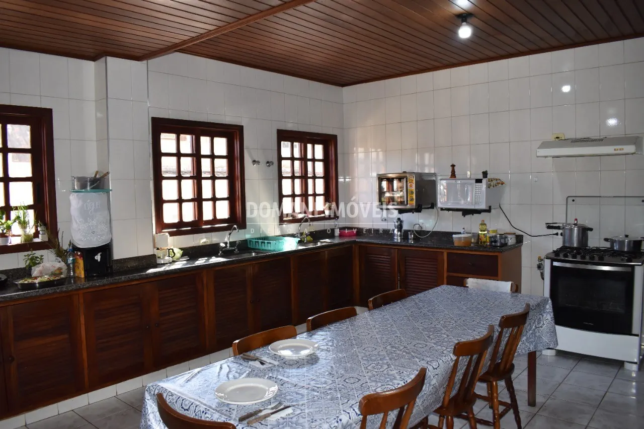 Comercial à venda de 2.560 m² em Campos do Jordão, SP, Brasil