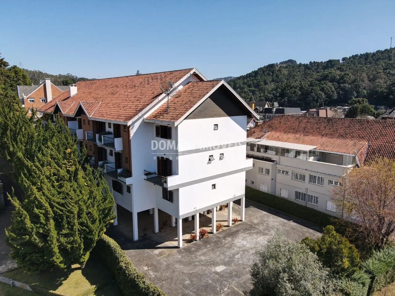 Comercial à venda de 2.560 m² em Campos do Jordão, SP, Brasil