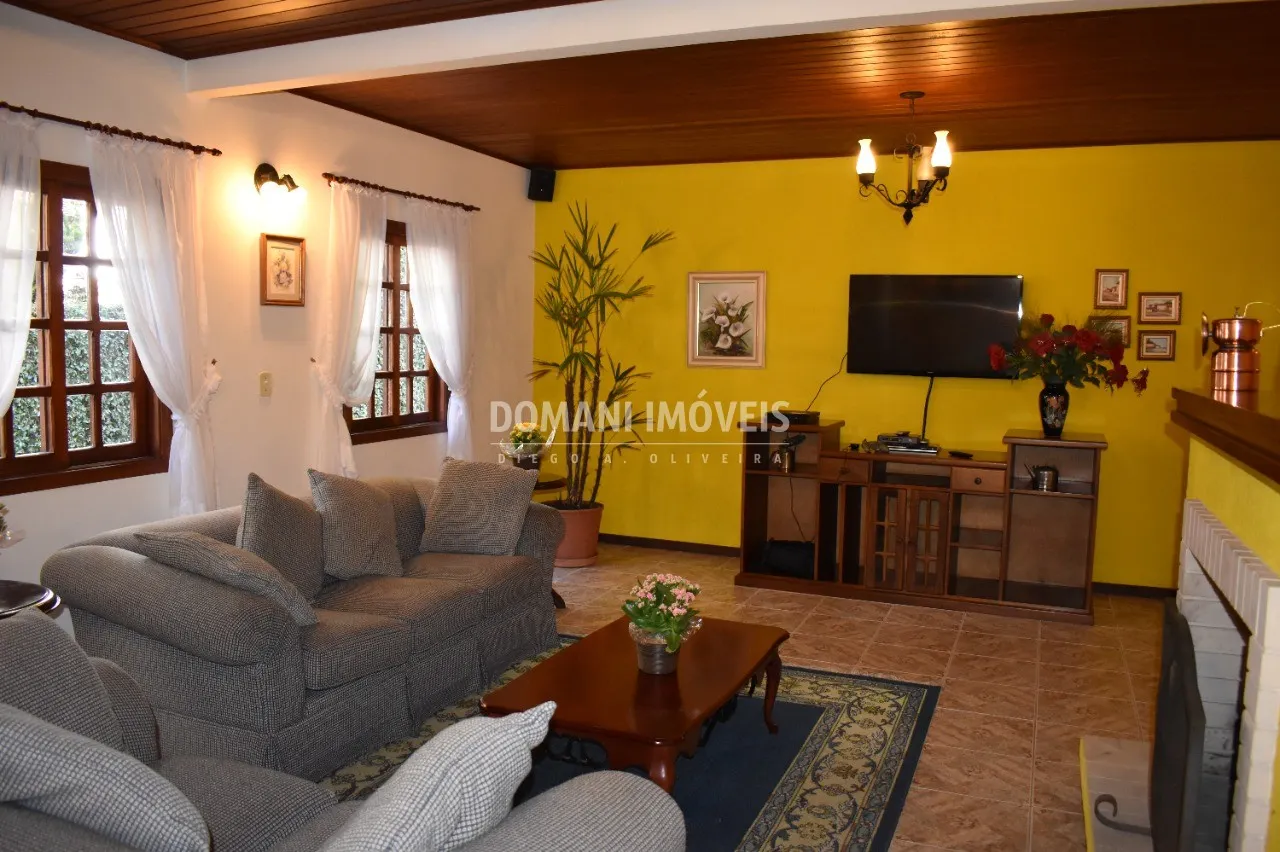 Comercial à venda de 2.560 m² em Campos do Jordão, SP, Brasil